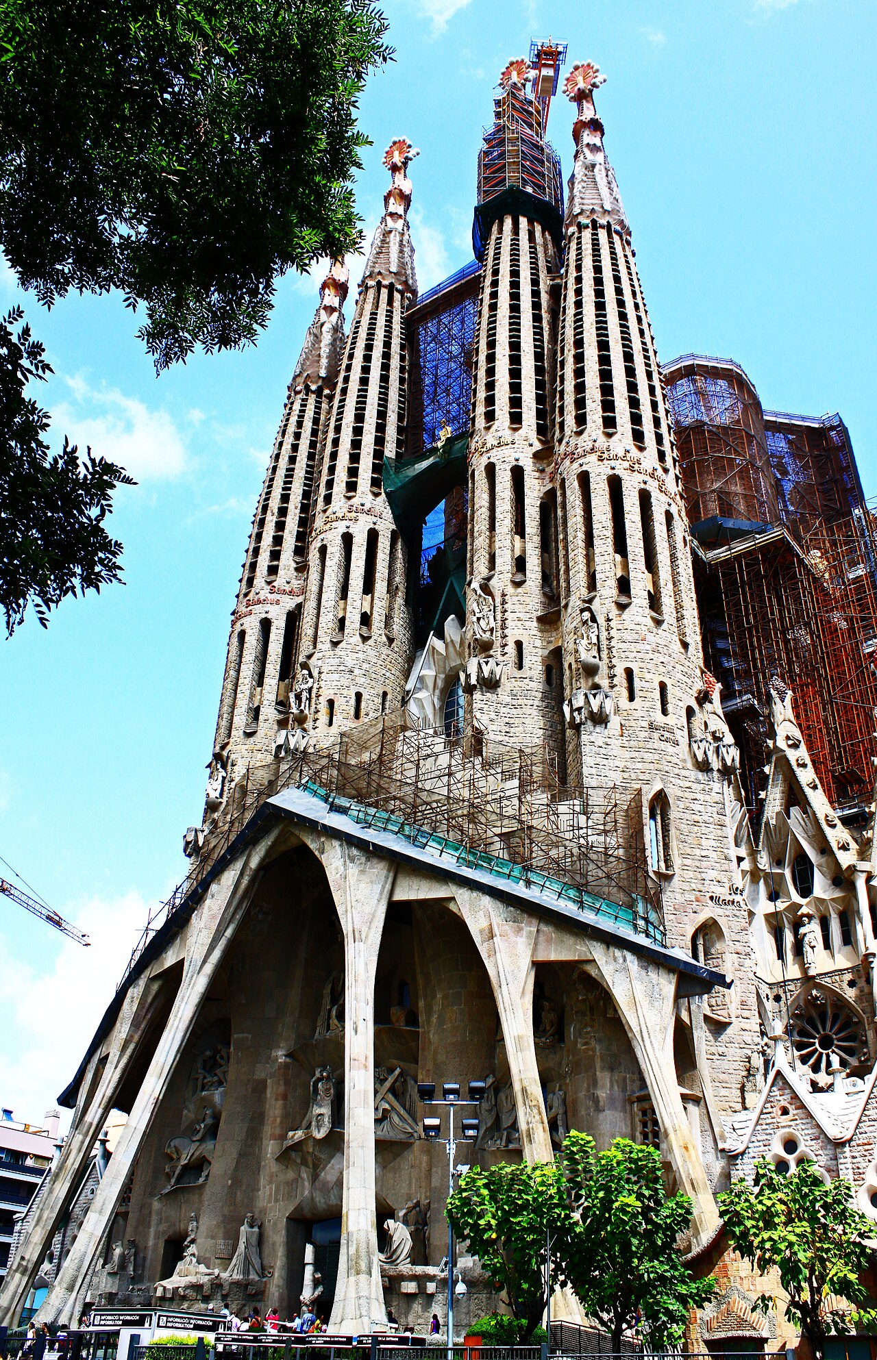 Mosaic and craft detail showing Gaudí’s nature-derived ornament